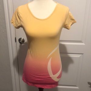 Know sunset peace sign shirt size small